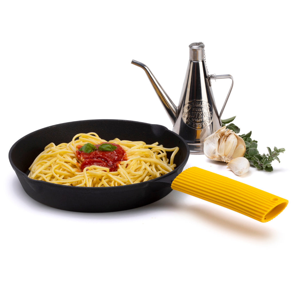 Penne silicone pan grip – pasta-shaped handle cover