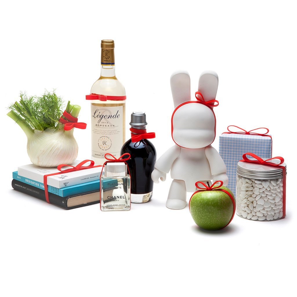 gifted elastic ribbons reusable silicone gift wrap accessories by Monkey Business