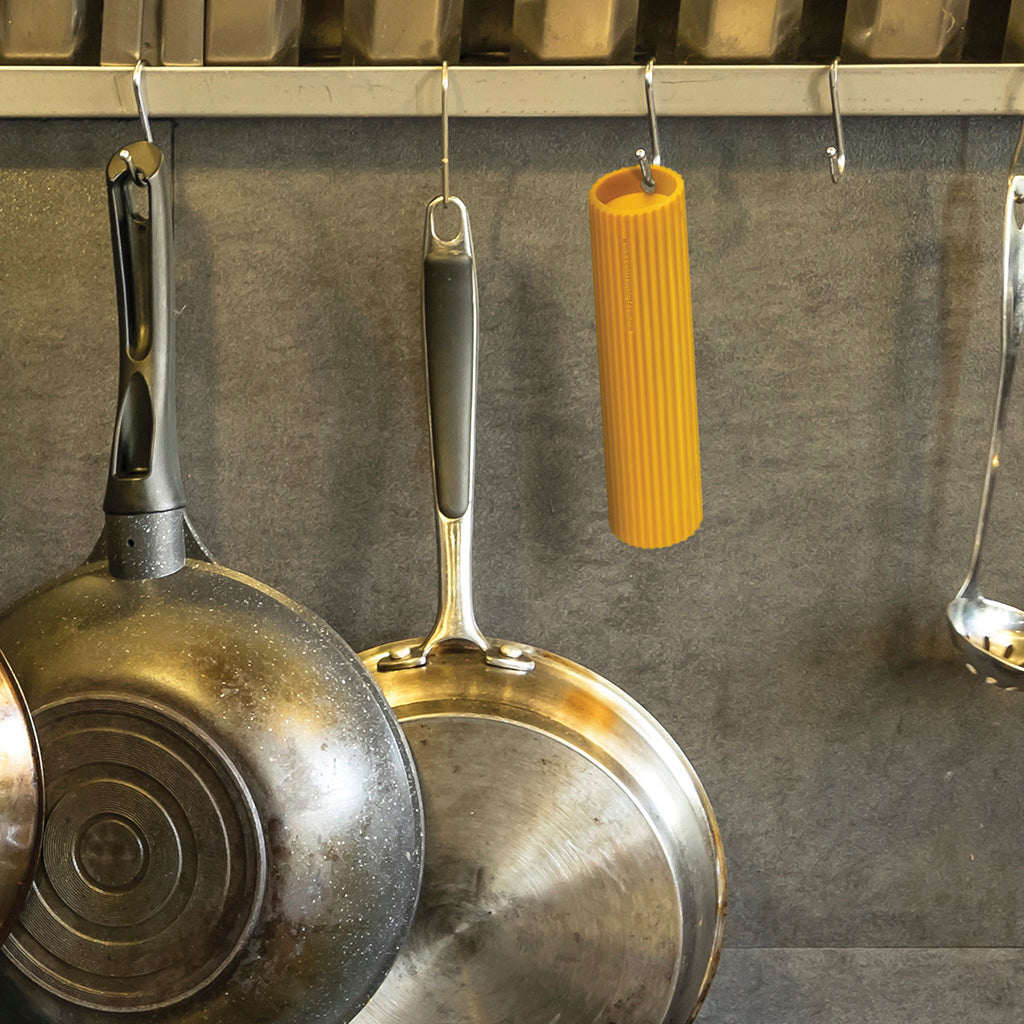 Penne silicone pan grip – pasta-shaped handle cover