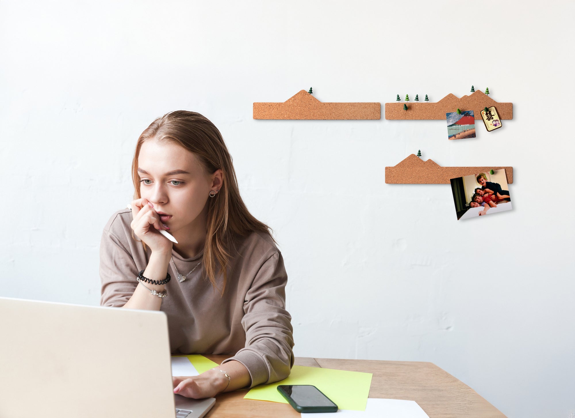 Cute desk organizer for notes, photos & reminders