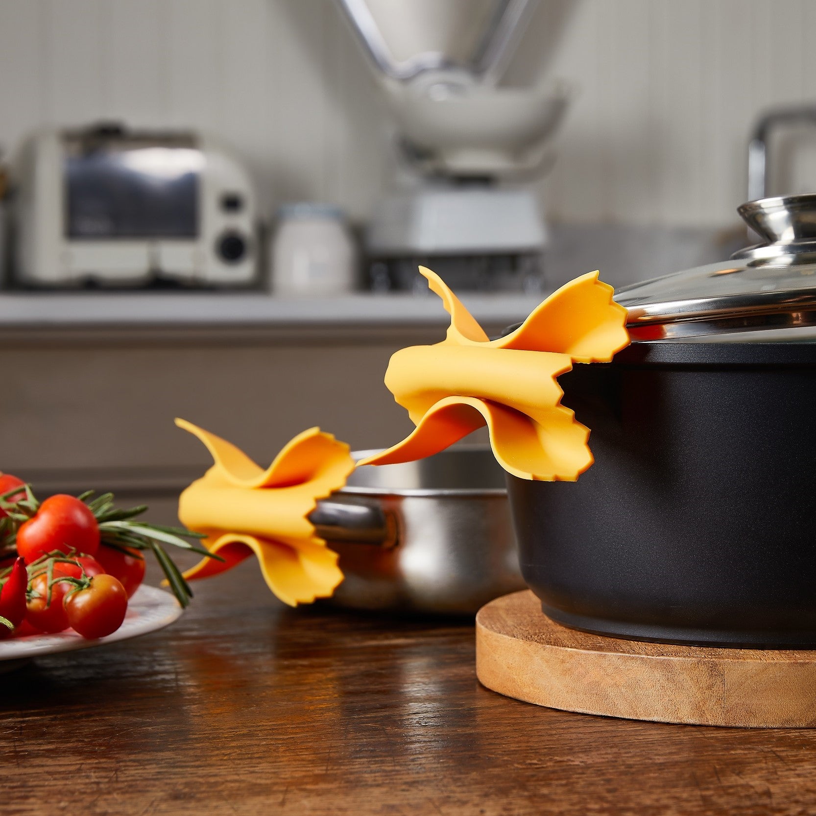 farfalloni pasta shaped silicone pot grips - Great Gift for Kitchen Lovers