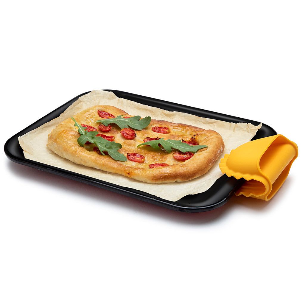 Mezzelune silicone oven mitt – pasta shaped