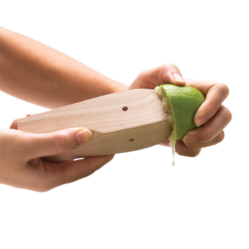 Juice Bruce lemon squeezer – wooden citrus reamer