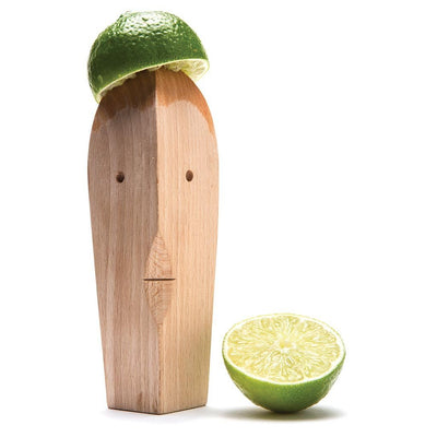 Juice Bruce lemon squeezer – wooden citrus reamer